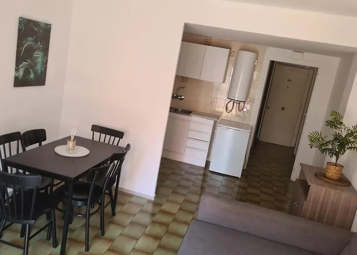 Lloret Centre Apartmán *