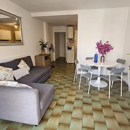 Lloret Center Apartman